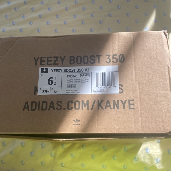 Yeezy Boost 350 V2 - Picture 8 of 10